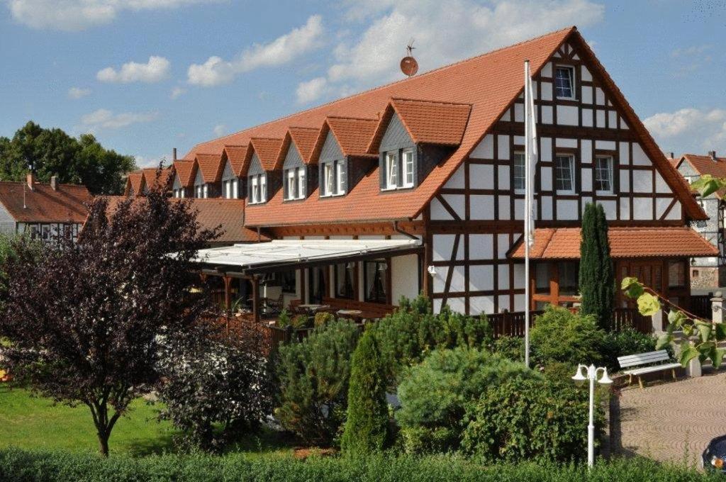 Hotel Zum Stern Rauischholzhausen Exterior photo